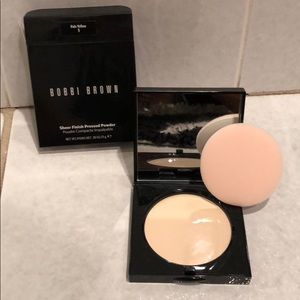 Bobbi Brown Sheer Finish Pressed Powder
